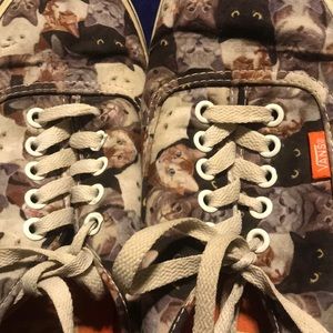 Cat vans Missing eyelet